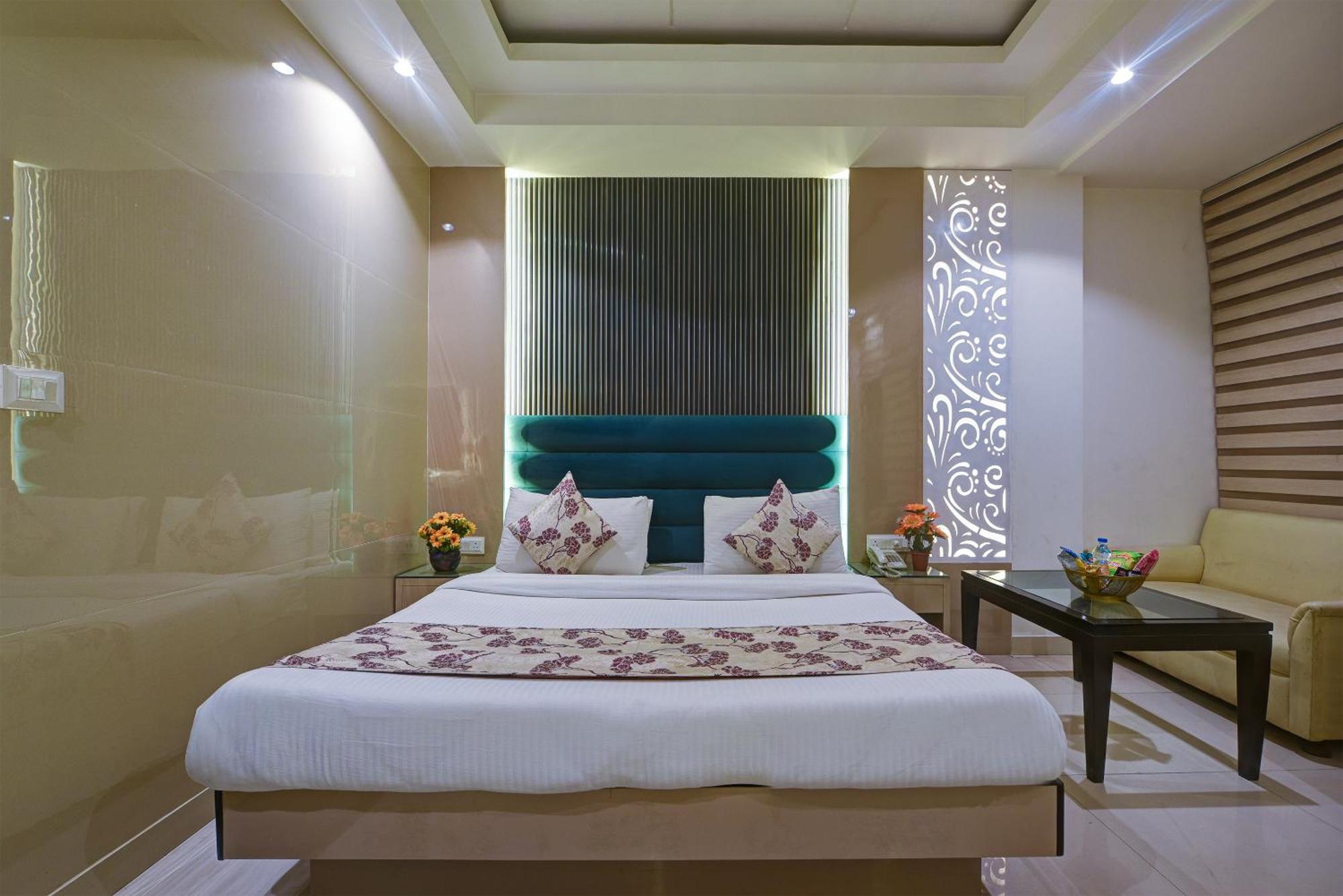 Hotel Baba Deluxe Near New Delhi Railway Station And City Center -By Rcg Hotels Екстер'єр фото