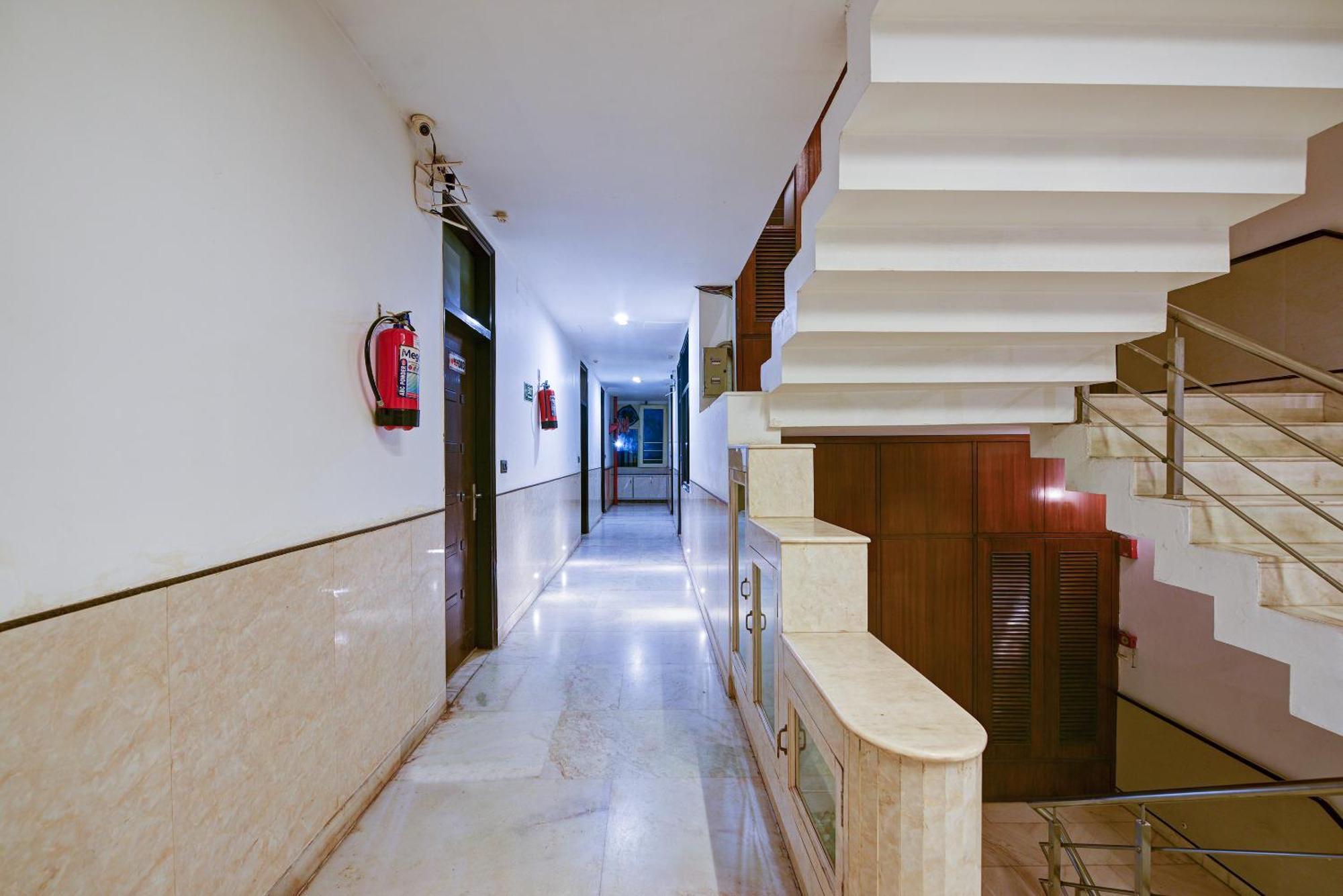 Hotel Baba Deluxe Near New Delhi Railway Station And City Center -By Rcg Hotels Екстер'єр фото